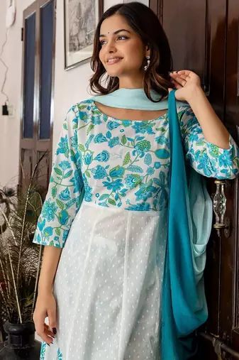 Women Floral Printed Regular Pure Cotton Kurta with Trousers & With Dupatta