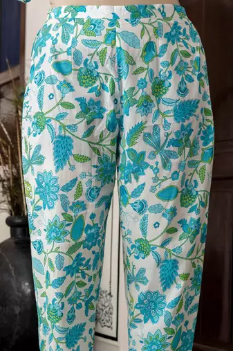 Women Floral Printed Regular Pure Cotton Kurta with Trousers & With Dupatta