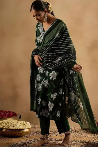Floral Printed V-Neck Pure Cotton Straight Kurta With Trouser & Dupatta