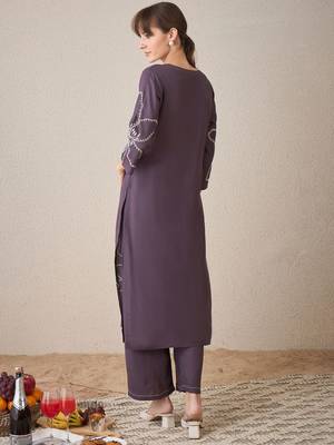 Women Floral Embroidered Regular Thread Work Kurta with Palazzos 5