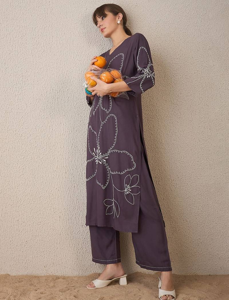 Women Floral Embroidered Regular Thread Work Kurta with Palazzos