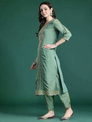 Ethnic Motifs Embroidered Gotta Patti Kurta with Trousers & Dupatta 5