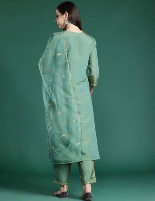 Ethnic Motifs Embroidered Gotta Patti Kurta with Trousers & Dupatta 6