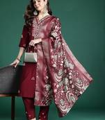 Women Floral Embroidered Thread Work Kurta With Trousers & Dupatta