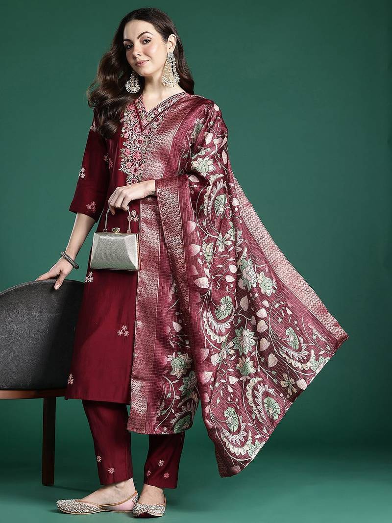 Women Floral Embroidered Thread Work Kurta With Trousers & Dupatta