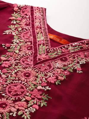 Women Floral Embroidered Thread Work Kurta With Trousers & Dupatta 2