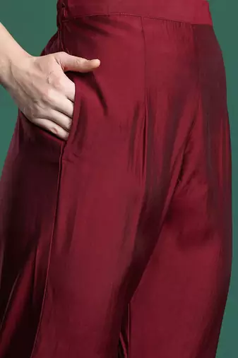 Women Floral Embroidered Thread Work Kurta With Trousers & Dupatta