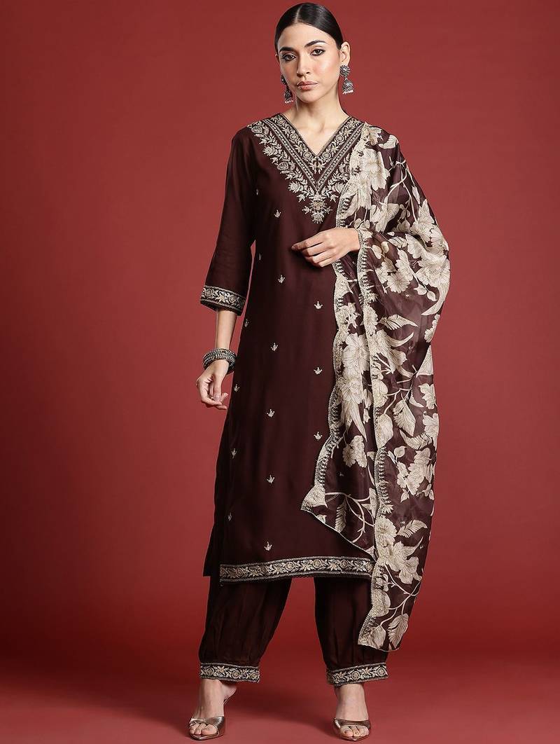 Ethnic Motifs Embroidered Thread Work Kurta with Salwar & With Dupatta