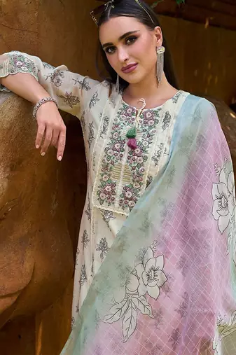 women floral printed regular thread work  cotton kurta with trousers & with dupatta