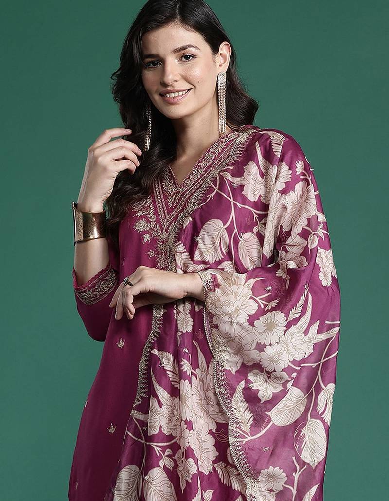 Ethnic Motifs Embroidered Thread Work Kurta with Salwar & With Dupatta