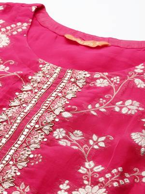 Women Floral Embroidered Kurta With Trousers & Dupatta 3