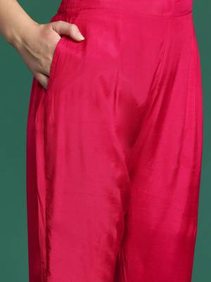 Women Floral Embroidered Kurta With Trousers & Dupatta 4