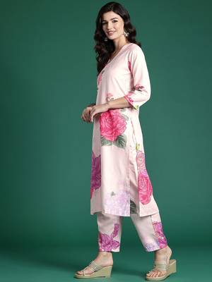 Floral Printed Kurta with Trousers 5