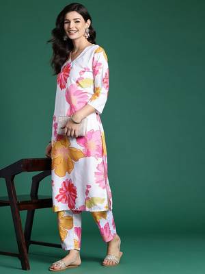 Floral Printed Kurta with Trousers 1