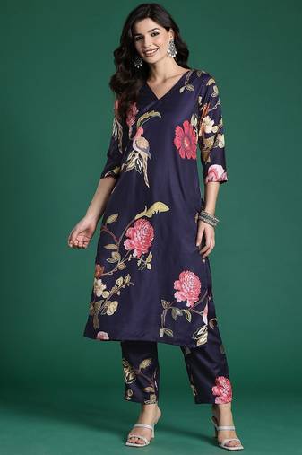 Women Floral Printed Kurta with Trousers