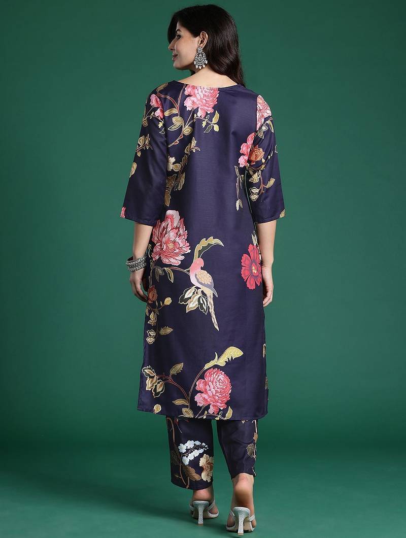 Women Floral Printed Kurta with Trousers