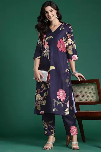 Women Floral Printed Kurta with Trousers