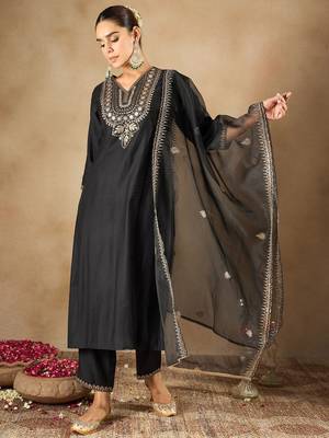 Women Ethnic Motifs Embroidered Regular Liva Kurta with Trousers & With Dupatta 1