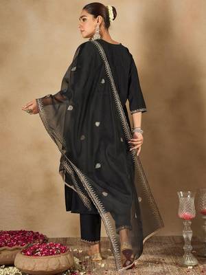 Women Ethnic Motifs Embroidered Regular Liva Kurta with Trousers & With Dupatta 5