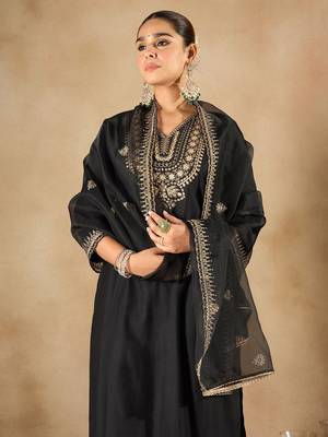 Women Ethnic Motifs Embroidered Regular Liva Kurta with Trousers & With Dupatta 7