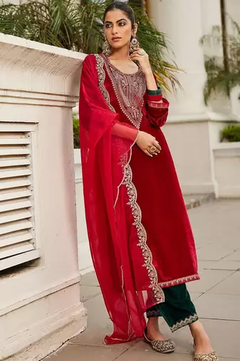 Women Ethnic Motifs Embroidered Regular Sequinned Velvet Kurta with Trousers & With Dupatta
