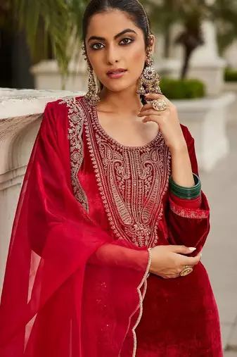 Women Ethnic Motifs Embroidered Regular Sequinned Velvet Kurta with Trousers & With Dupatta