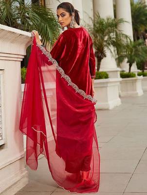 Women Ethnic Motifs Embroidered Regular Sequinned Velvet Kurta with Trousers & With Dupatta 3