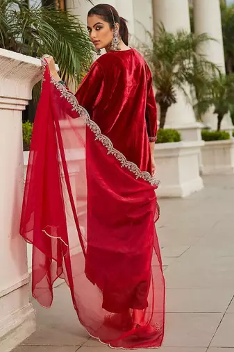 Women Ethnic Motifs Embroidered Regular Sequinned Velvet Kurta with Trousers & With Dupatta