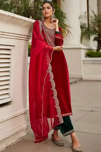 Women Ethnic Motifs Embroidered Regular Sequinned Velvet Kurta with Trousers & With Dupatta
