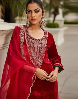Women Ethnic Motifs Embroidered Regular Sequinned Velvet Kurta with Trousers & With Dupatta 5