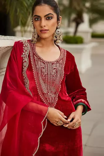 Women Ethnic Motifs Embroidered Regular Sequinned Velvet Kurta with Trousers & With Dupatta