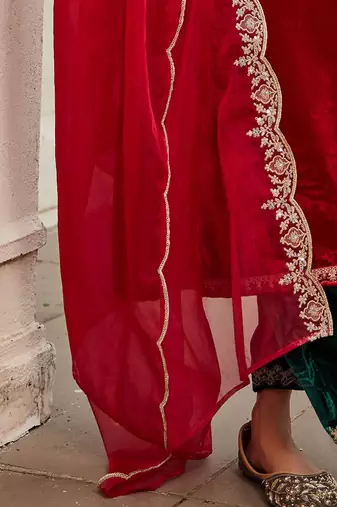 Women Ethnic Motifs Embroidered Regular Sequinned Velvet Kurta with Trousers & With Dupatta