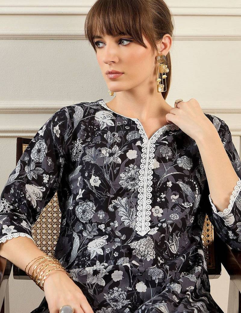Women Floral Printed Regular Pure Cotton Kurta with Trousers