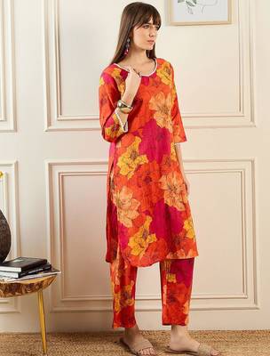 Women Orange Kurta Sets 4