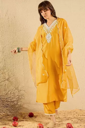 Women Embroidered Regular Thread Work Kurta with Trousers & With Dupatta