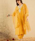 Women Embroidered Regular Thread Work Kurta with Trousers & With Dupatta