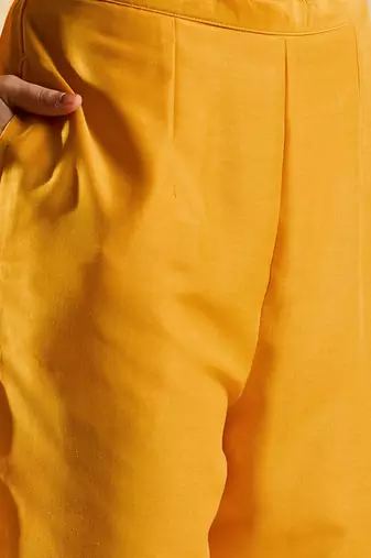 Women Embroidered Regular Thread Work Kurta with Trousers & With Dupatta