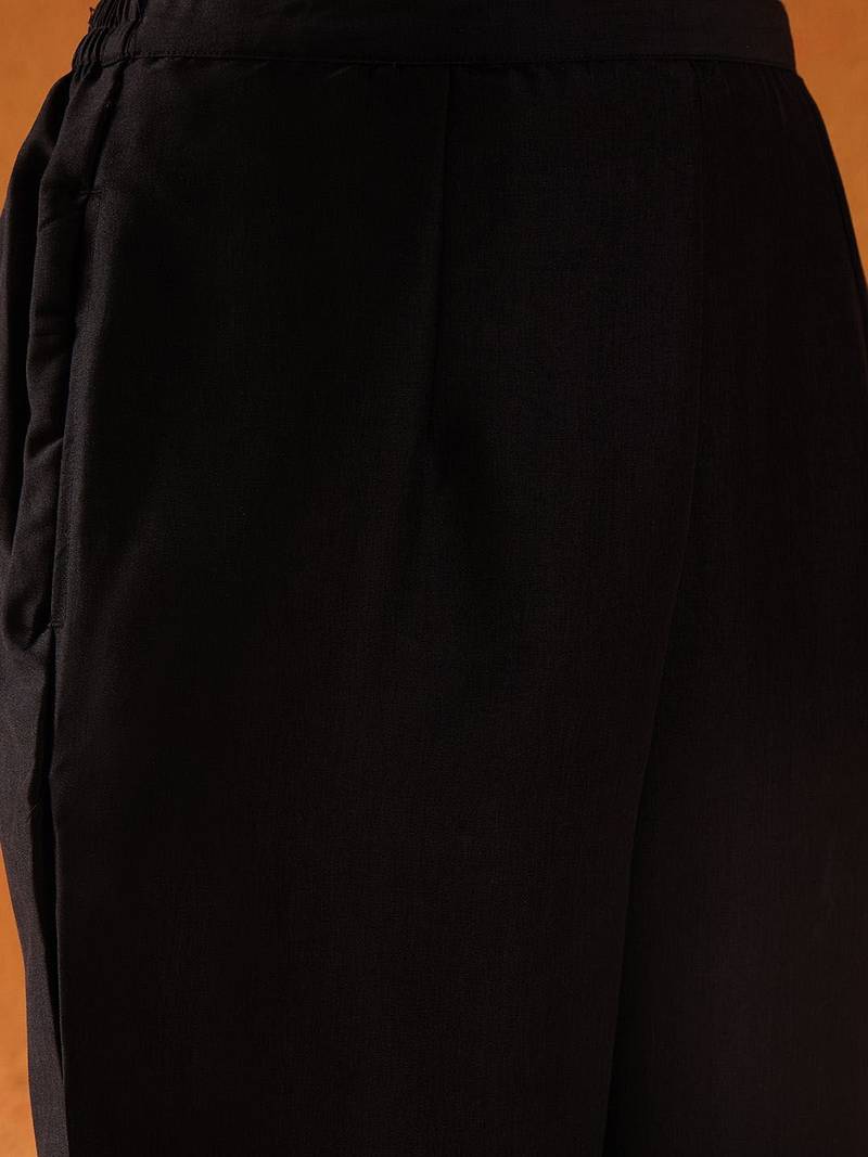 Floral Embroidered Thread Work Straight Kurta With Trousers & Dupatta
