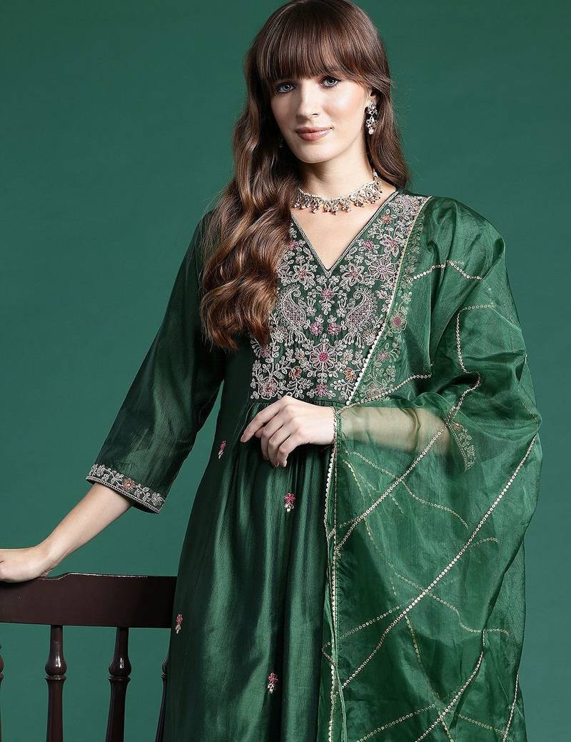 Floral Embroidered Zari Pleated Liva Kurta With Trousers & Dupatta