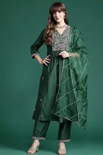 Floral Embroidered Zari Pleated Liva Kurta With Trousers & Dupatta