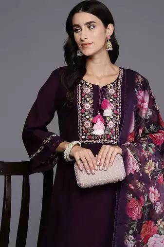 Ethnic Motifs Embroidered Straight Thread Work Kurta With Trousers & Dupatta