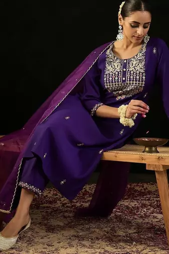 Round Neck Ethnic Motifs Embroidered Sequinned Kurta with Trouser & Dupatta