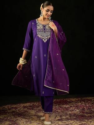 Round Neck Ethnic Motifs Embroidered Sequinned Kurta with Trouser & Dupatta 2