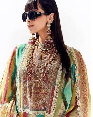 Women Ethnic Motifs Printed Regular Thread Work Kurta Trousers With Dupatta 2