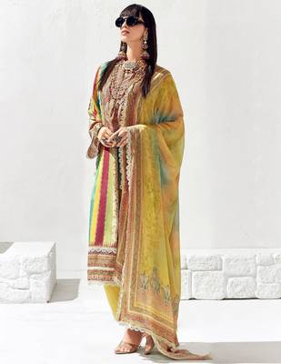 Women Ethnic Motifs Printed Regular Thread Work Kurta Trousers With Dupatta 3