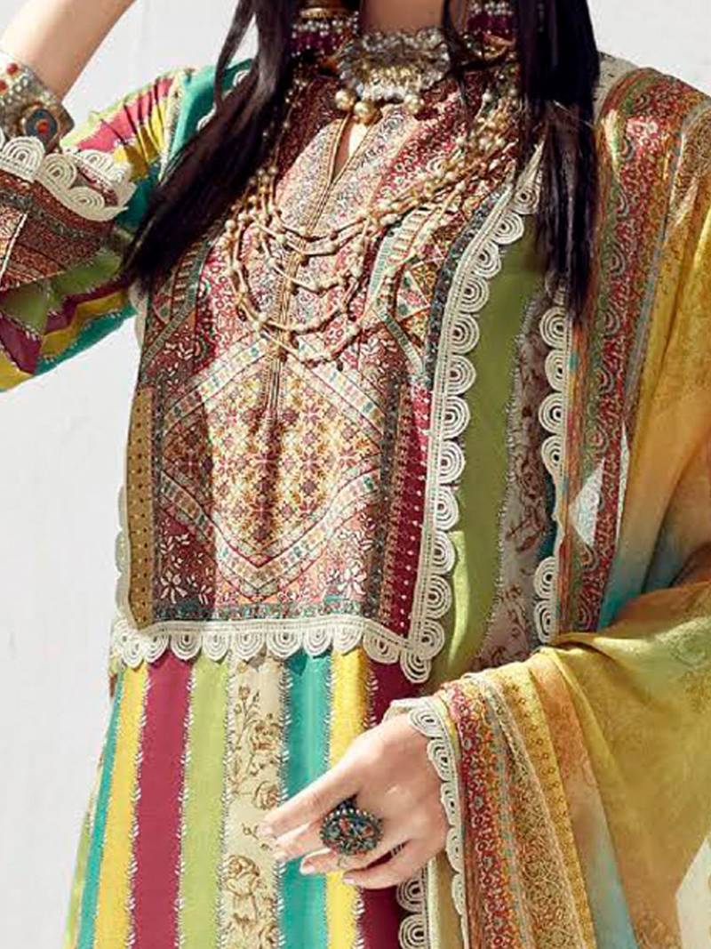 Women Ethnic Motifs Printed Regular Thread Work Kurta Trousers With Dupatta