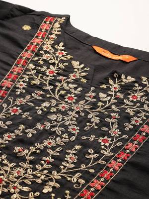 Floral Embroidered Kurta With Trousers & Dupatta 2