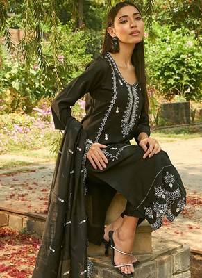 Ethnic Motifs Embroidered Regular Thread Work Kurta with Trousers & Dupatta 1