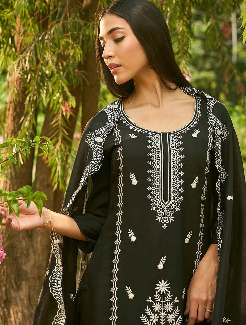 Ethnic Motifs Embroidered Regular Thread Work Kurta with Trousers & Dupatta