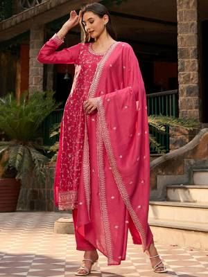 Floral Embroidered Regular Thread Work Straight Kurta with Trousers & Dupatta 1
